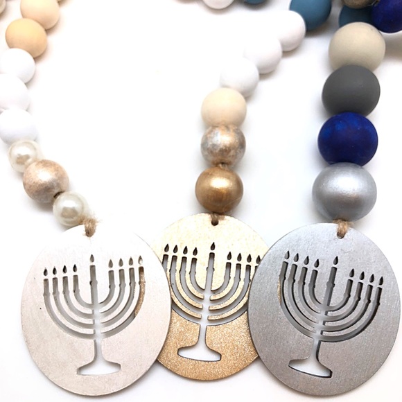 Menorah Wooden Bead Garland Silver, Gold, or Pearlized White, Hand Created - Picture 4 of 8